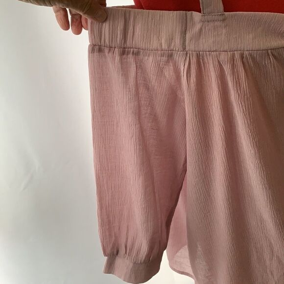 Entro size medium NWOT cold shoulder and three-quarter sleeves - Picture 2 of 7